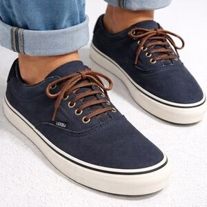Vans off the Wall duck sneakers M 10.5 W12‎